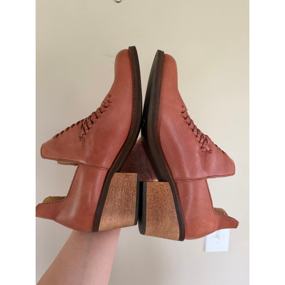 Latigo Kick Block Heel Woven Leather Ankle Boots 9.5 - Picture 5 of 6